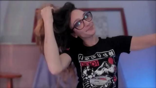 Image 4 of liahilton_ Stream on Chaturbate on 15 months ago