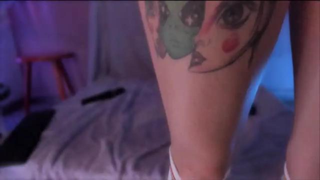 Image 3 of liahilton_ Stream on Chaturbate on 15 months ago