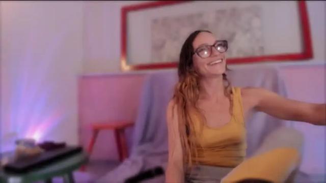 Image 4 of liahilton_ Stream on Chaturbate on 15 months ago