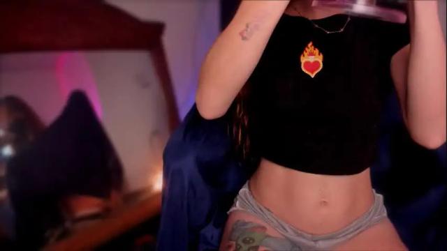 Image 11 of liahilton_ Stream on Chaturbate on 1 month ago