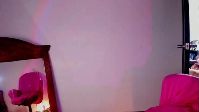 Image 2 of liahilton_ Stream on Chaturbate on 1 month ago