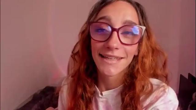 Image 4 of liahilton_ Stream on Chaturbate on 4 months ago