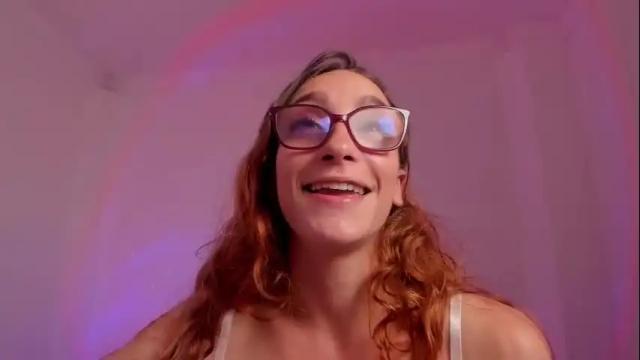 Image 6 of liahilton_ Stream on Chaturbate on 4 months ago