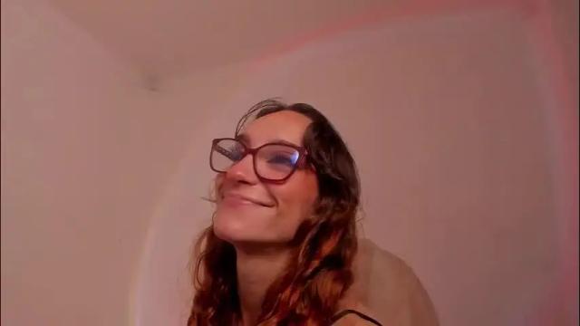 Image 7 of liahilton_ Stream on Chaturbate on 29 days ago