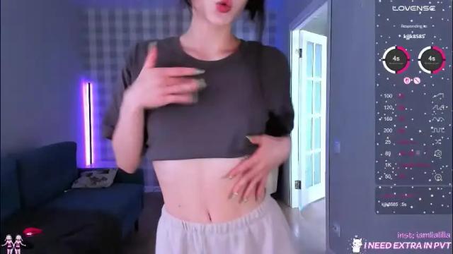 Image 3 of lialilia Stream on Chaturbate on 2 months ago