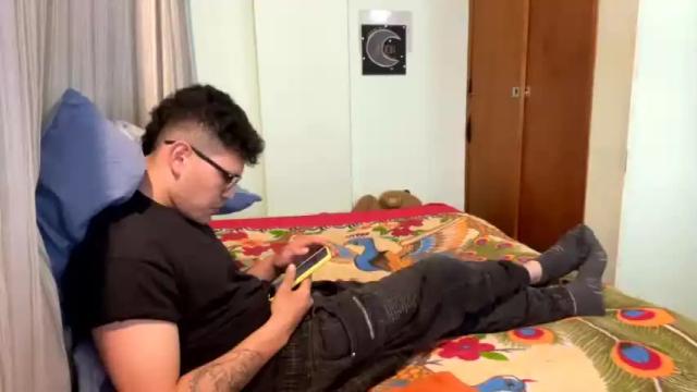 Image 11 of liam_amy0 Stream on Chaturbate on 18 months ago