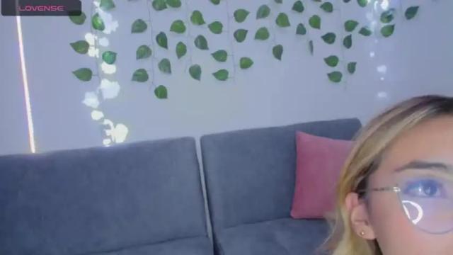 Image 6 of liam_and_olivia Stream on Chaturbate on 14 months ago