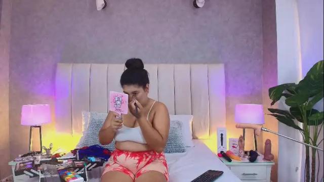 Image 3 of liana_asaff Stream on Chaturbate on 11 days ago