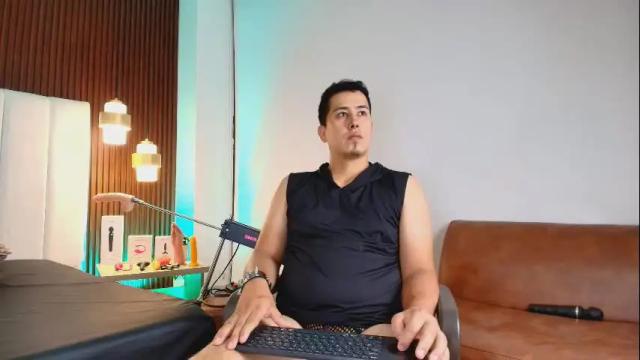 Image 11 of liana_asaff Stream on Chaturbate on 28 days ago