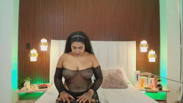 Image 3 of liana_asaff Stream on Chaturbate on 20 days ago