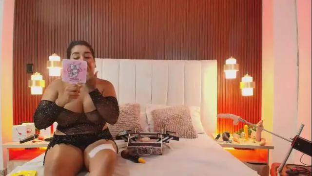 Image 6 of liana_asaff Stream on Chaturbate on 19 days ago