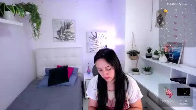 Image 3 of liana_baker Stream on Chaturbate on 17 months ago