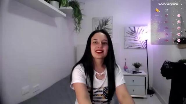 Image 12 of liana_baker Stream on Chaturbate on 16 months ago