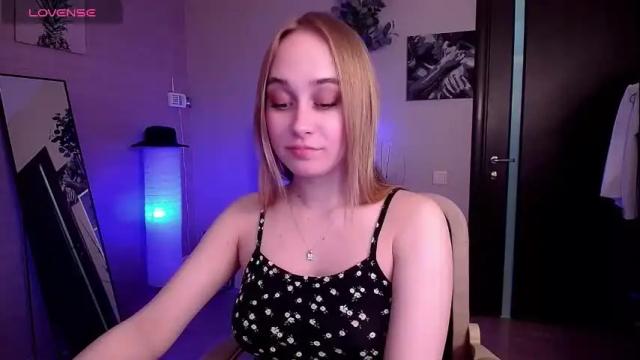 Image 4 of liana_bright Stream on Chaturbate on 27 days ago