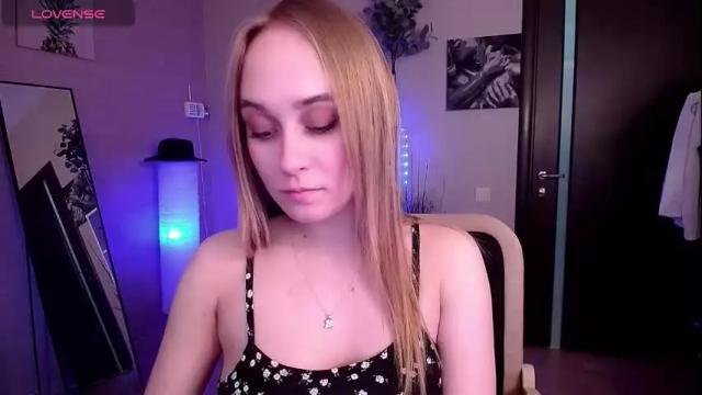 Image 8 of liana_bright Stream on Chaturbate on 27 days ago