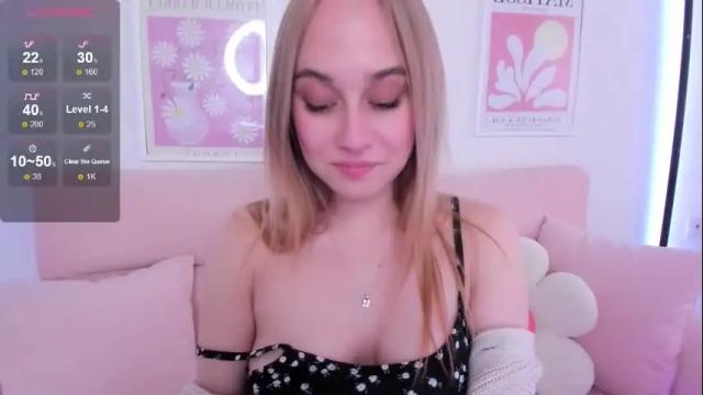 Image 12 of liana_bright Stream on Chaturbate on 19 days ago