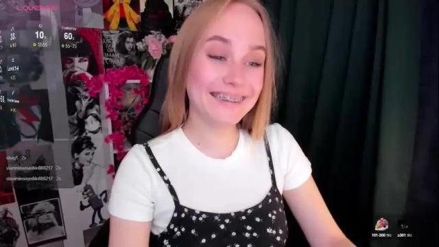 Image 12 of liana_bright Stream on Chaturbate on 11 days ago