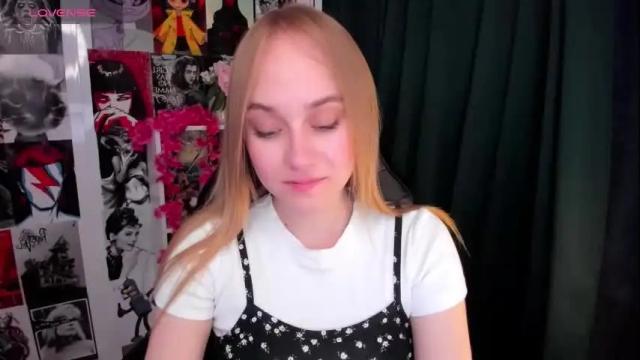 Image 2 of liana_bright Stream on Chaturbate on 11 days ago