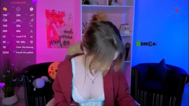 Image 3 of liana_kisses Stream on Chaturbate on 2 months ago
