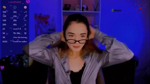 Image 7 of liana_kisses Stream on Chaturbate on 1 month ago