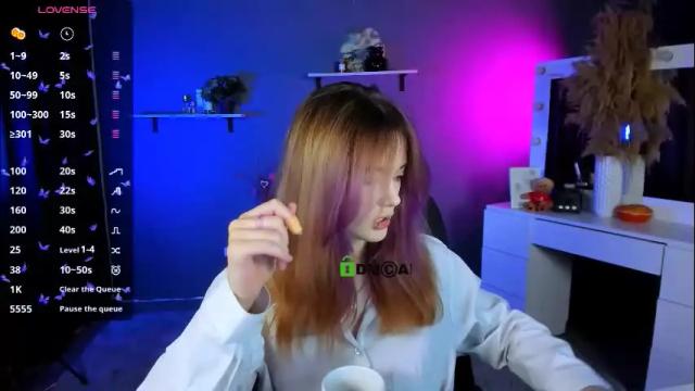 Image 3 of liana_kisses Stream on Chaturbate on 1 month ago
