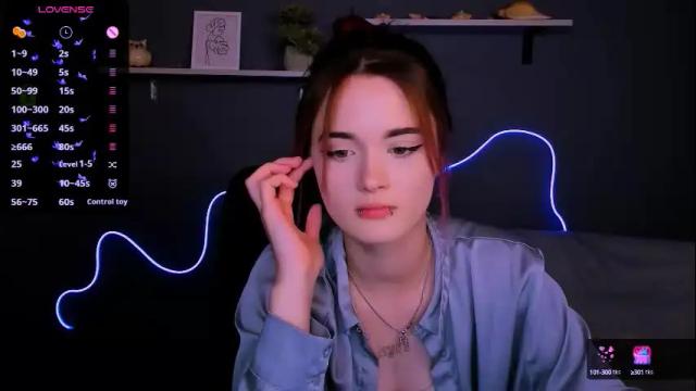 Image 8 of liana_kisses Stream on Chaturbate on 1 month ago