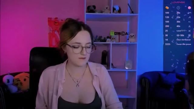 Image 11 of liana_kisses Stream on Chaturbate on 29 days ago
