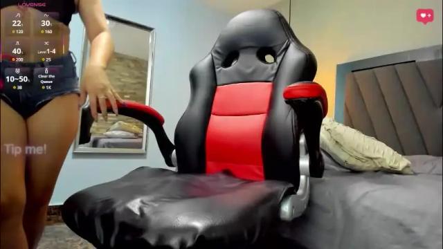 Image 4 of lianeumann Stream on Chaturbate on 2 months ago