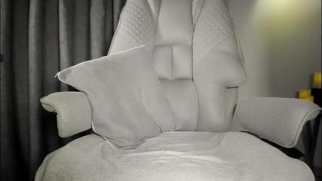 Image 12 of lianewhite Stream on Chaturbate on 1 month ago