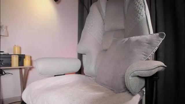 Image 3 of lianewhite Stream on Chaturbate on 1 month ago