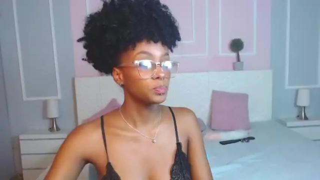 Image 2 of liannadixon Stream on Chaturbate on 12 months ago