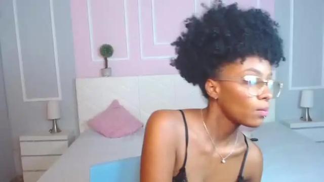 Image 3 of liannadixon Stream on Chaturbate on 12 months ago