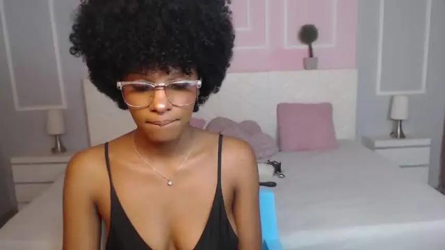 Image 4 of liannadixon Stream on Chaturbate on 13 months ago