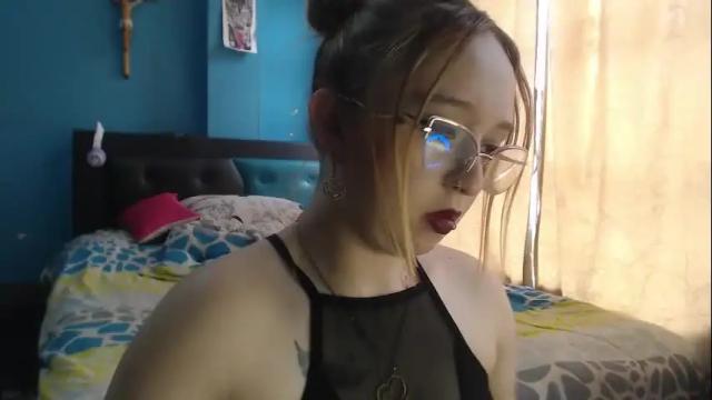 Image 2 of liaroberts1 Stream on Chaturbate on 28 days ago