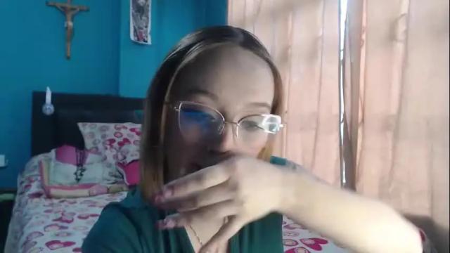 Image 4 of liaroberts1 Stream on Chaturbate on 23 days ago