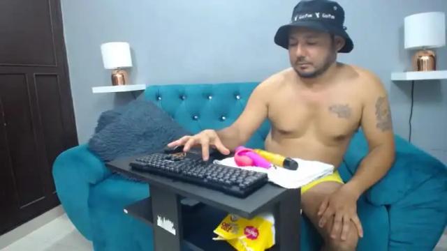 Image 3 of libia_bairon_32 Stream on Chaturbate on 15 months ago