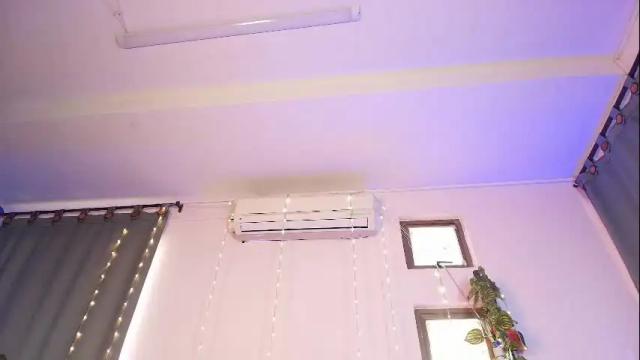 Image 4 of liccy_hall Stream on Chaturbate on 8 days ago