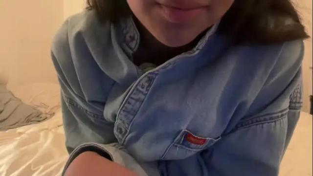 Image 2 of lickme_layla Stream on Chaturbate on 1 month ago