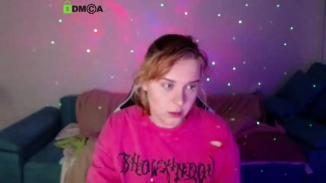 Image 2 of lickmelika Stream on Chaturbate on 17 months ago