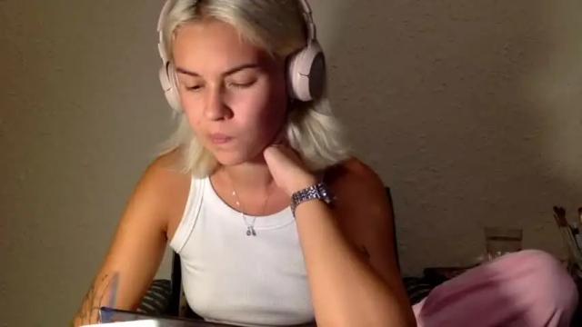 Image 2 of lidiasss Stream on Chaturbate on 16 months ago