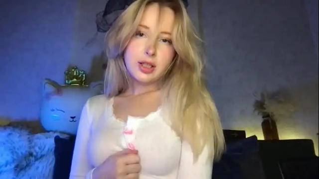 Image 2 of lierie Stream on Chaturbate on 16 days ago