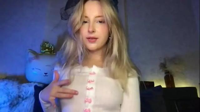 Image 8 of lierie Stream on Chaturbate on 16 days ago