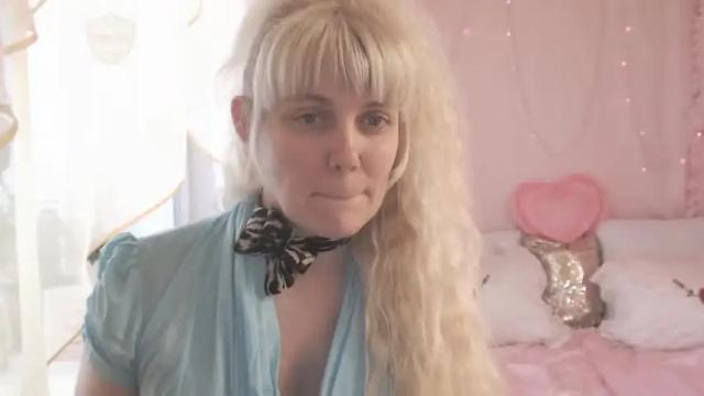 Image 2 of lifehappyoh Stream on Chaturbate on 17 months ago