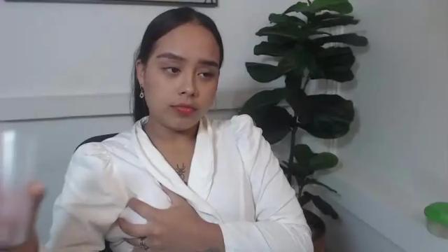 Image 2 of lihana4 Stream on Chaturbate on 17 months ago