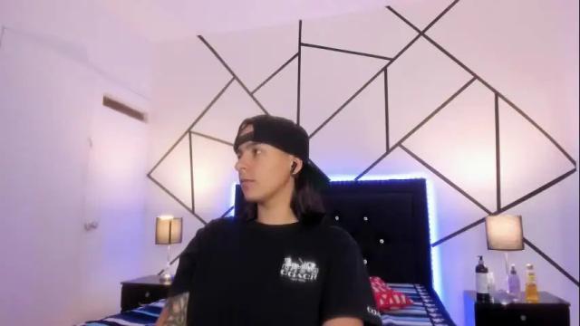 Image 2 of liiam_smith_ Stream on Chaturbate on 25 days ago