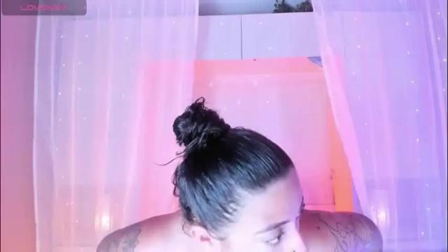 Image 7 of liiavega Stream on Chaturbate on 18 days ago