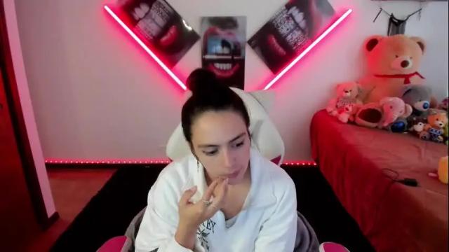 Image 2 of lika_little3 Stream on Chaturbate on 1 month ago