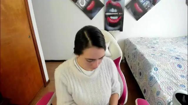 Image 2 of lika_little3 Stream on Chaturbate on 1 month ago