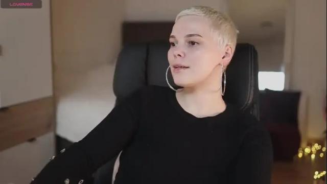 Image 2 of lika_loves_you Stream on Chaturbate on 1 month ago