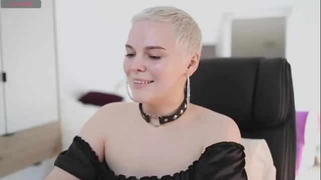 Image 4 of lika_loves_you Stream on Chaturbate on 1 month ago